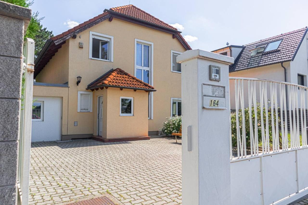Comfortable Rooms In A Beautiful House Gd Vienna Exterior photo